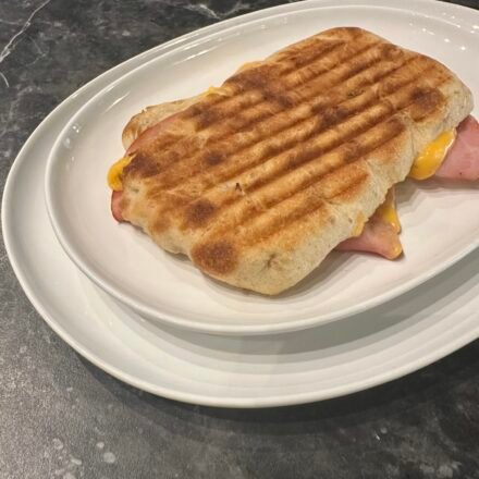 Panini med skinke og ost